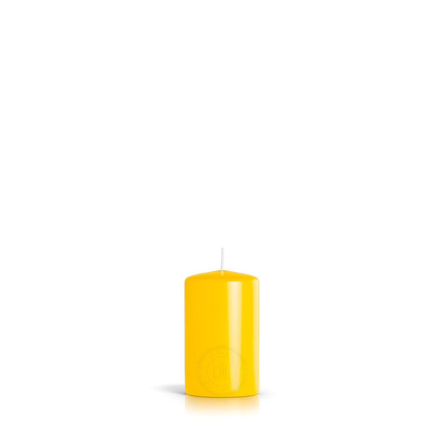 Cylindrical candles Ø60 mm. h 100 mm. duration 28 hours Cream in tray of 8 pieces